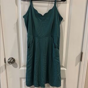 Chic Green Scalloped Midi Dress by Hawthorn